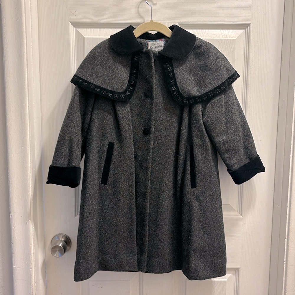 Size 5 Rothschild 100% wool coat with velvety trim. Very well made